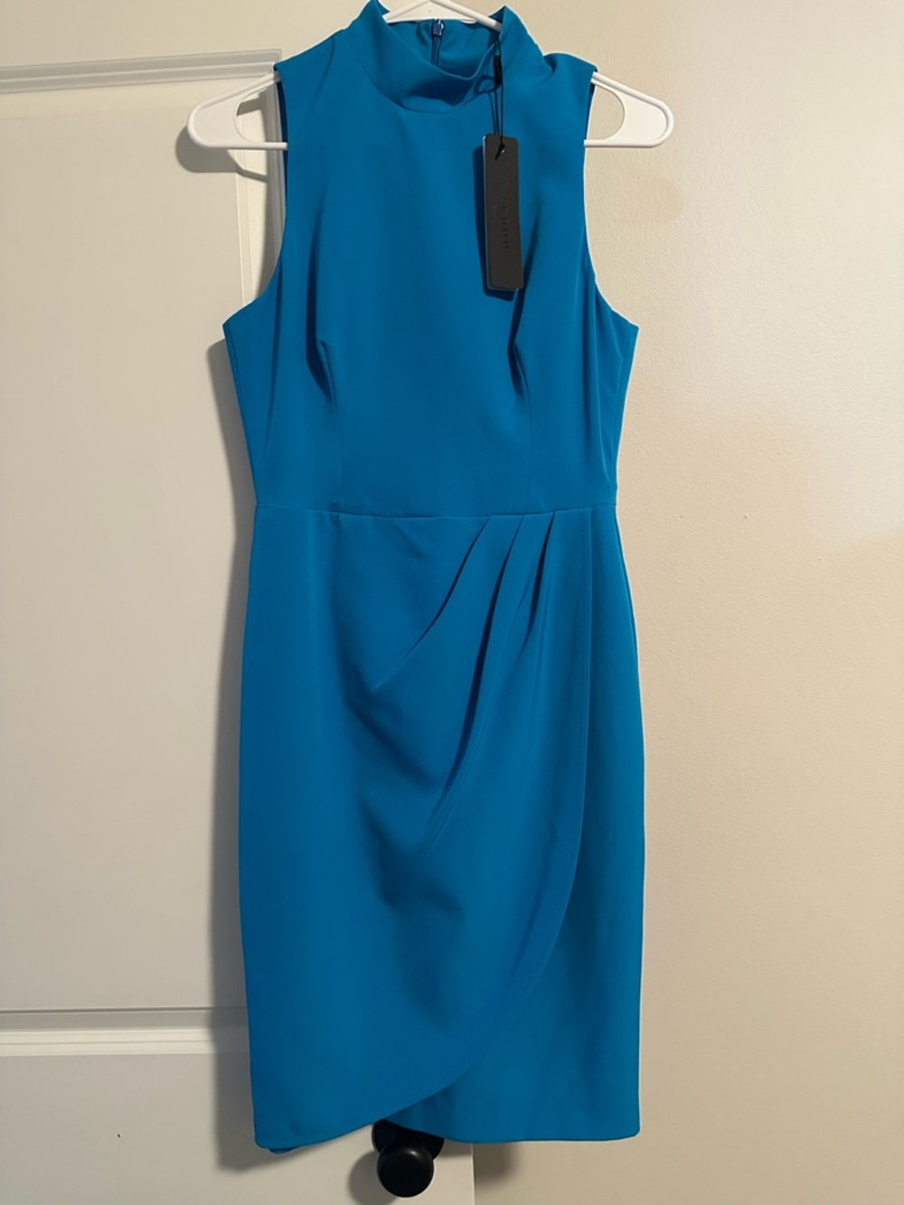 Black Halo Naya sleeveless sheath dress high mock neck & draped detailing size 4